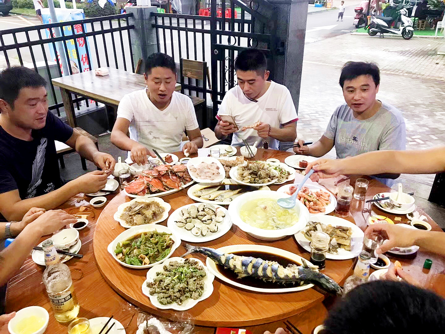 员工聚餐
